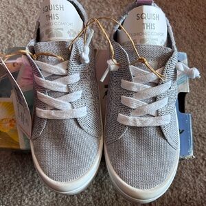 Roxy Kids Gray, silver, and White Sneakers kids sz 2